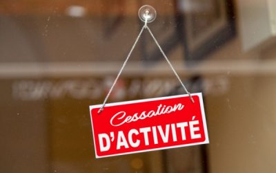 La cessation définitive de l’activité permet-elle le licenciement d’un salarié absent ?