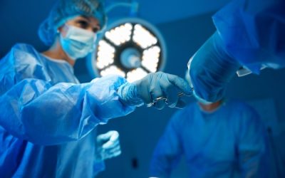 Infirmiers : une dérogation pour intervenir en bloc opératoire