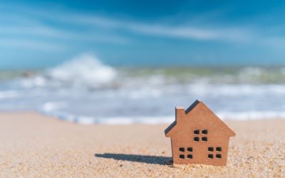 Vente d’une résidence secondaire : une exonération, sous conditions ?